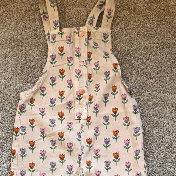 Zara Floral Overalls - Picture 2 of 3